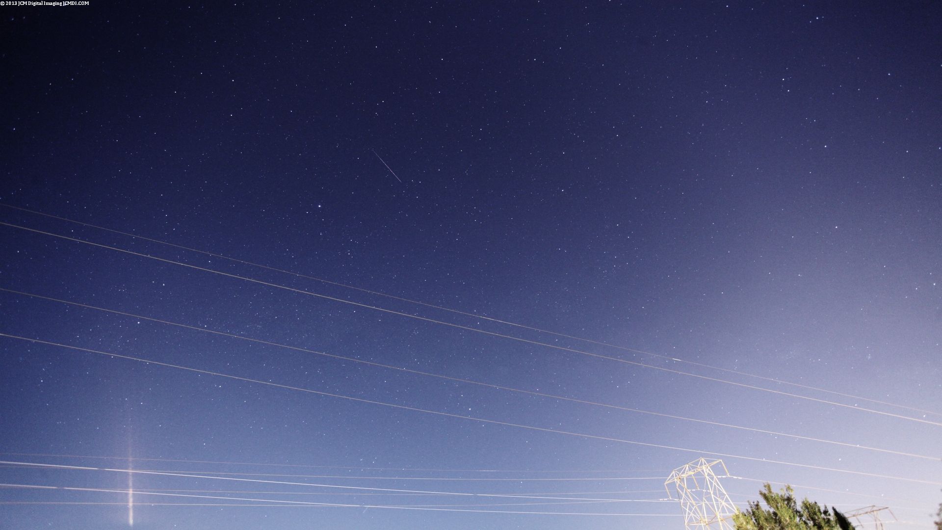 A small meteor captured during the 2013 Lyrid meteor shower (4-22)